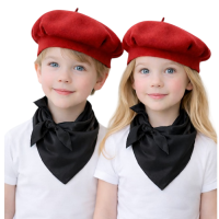 Ressam Şapkası ve Fuları Kırmızı Çocuk